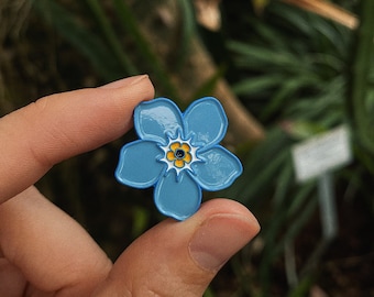 Forget Me Not Flower Pin - Épingle en émail - Épingle d’étiquette de fleur - Broche de fleur de Myosotis