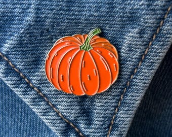 Pumpkin Enamel Pin - Orange Pumpkin Brooch - Seasonal Fall Badge - Cute Autumn Fall Lapel Brooch for Halloween, Thanksgiving, Harvest Lovers
