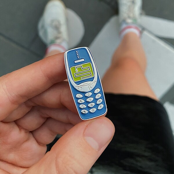 Schlangen-Spiel Nokia 3310 Emaille Pin - Backstein Telefon Emaille Pin - Backstein Telefon Anstecknadel - 90's Kids - 90's Emaille Pin - Telefon Pin - Oldschool Pin