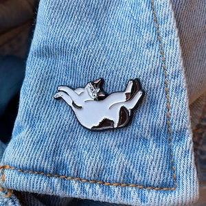 Funny Cat Pin - Cat Enamel Pin - Crazy Cat Lapel Pin - Cat Lover Gift - Cat Mom present