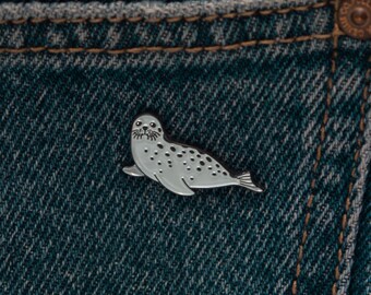 Seal Enamel Pin - Cute Sea Animal Pin Badge - Kawaii Seal Lapel Pin - Ocean Wildlife Accessory - Adorable Marine Life Gift