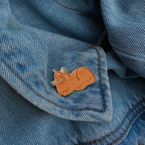 Cat Loaf Pin - Enamel Pin - Cute Pin Badge - Cat Lover Pin - Funny Orange Cat