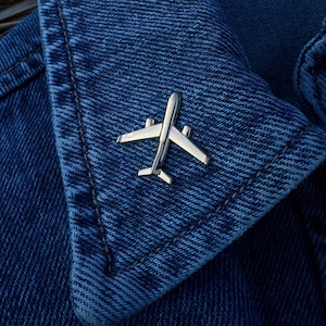 Plane Golden Metal Pin - Airplane Lapel Pin - Pilot Badge - Travel - Aviation - Aeroplane Brooch - Flight Attendant Stewardess - Cabin Crew
