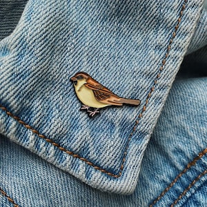 Sparrow Pin - Bird Lover Pin - Cute Pin Badge - Nature Lover Pin