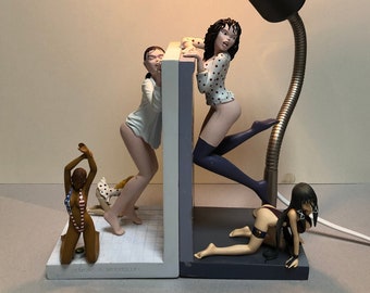 VINTAGE69 - Milo Manara - Demons & Merveilles - Claudia and Francesca - Miel - Table lamp - Desk lamp - Bookend