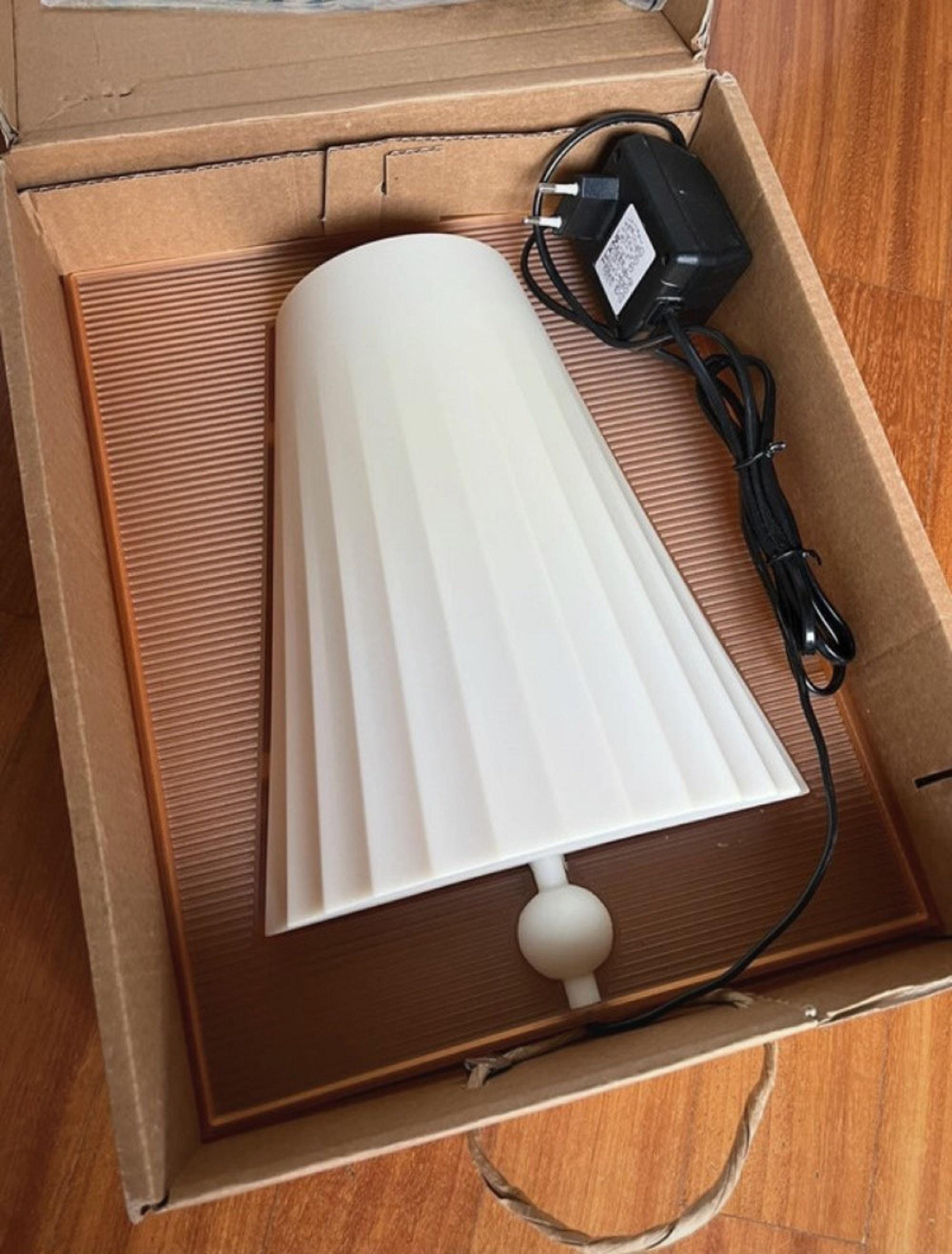 90‘s Walla Wall Lamp by Philippe Starck 1990s Walla Walla Wall Lamp by Philippe Starck for FLOS - Etsy