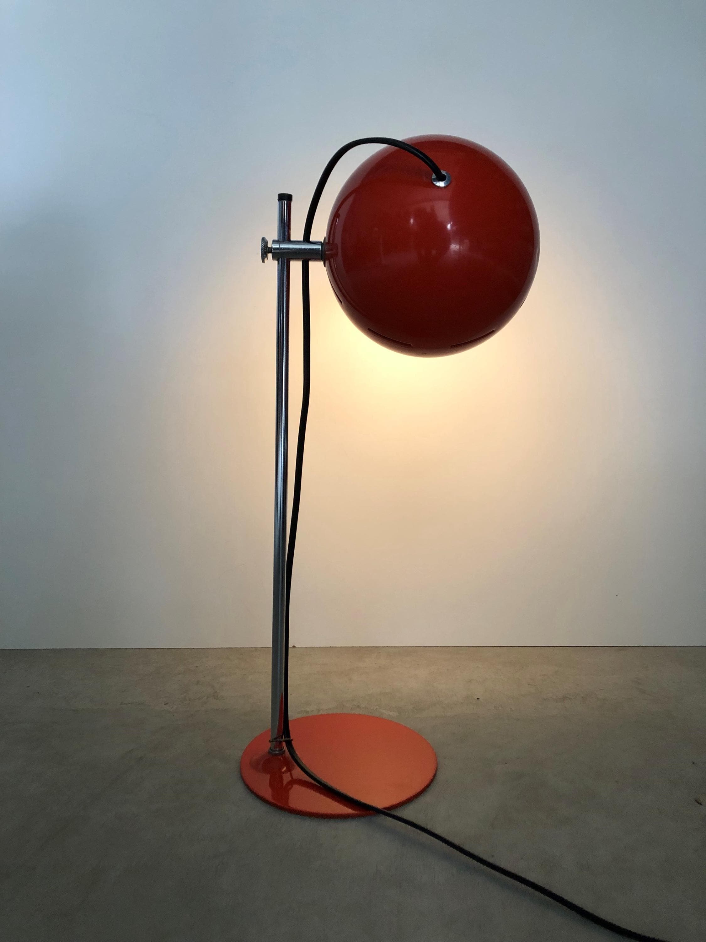 VINTAGE69 - Italian Design - Table Lamp - Desk Lamp - Orange