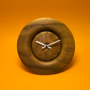 VINTAGE69 - Handmade - Wooden clock - Minimalistic - 1970 - Hanging clock - Wall clock - Junghans