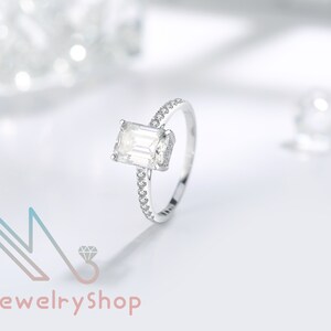 Moissanite Engagement Ring 2.0 Carats Colorless VVS1 Emerald Cut 14K 18K White Gold Rose Gold Yellow Gold Platinum