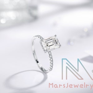 Moissanite Engagement Ring 2.0 Carats Colorless VVS1 Emerald Cut 14K 18K White Gold Rose Gold Yellow Gold Platinum