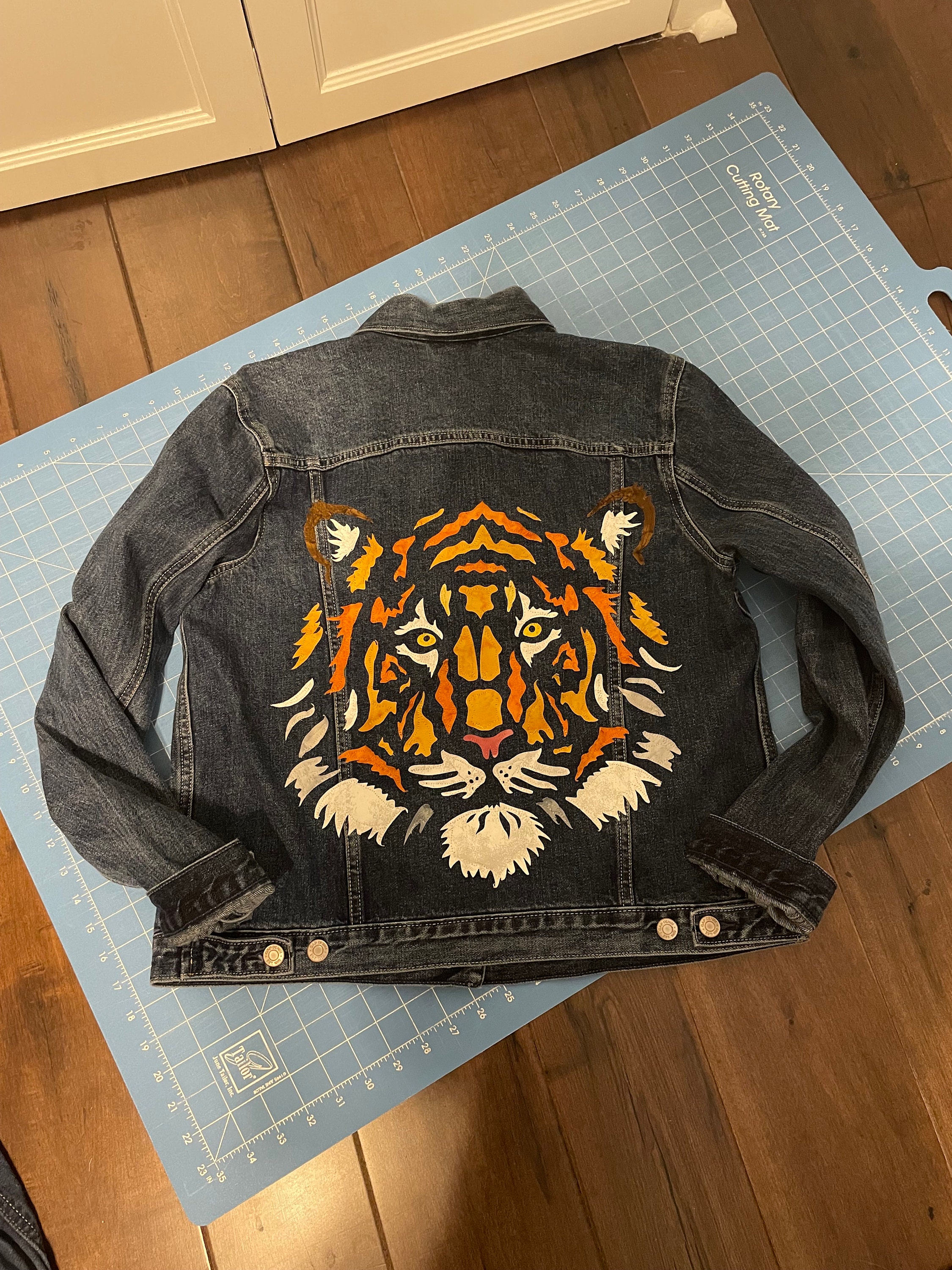  Tiger Design Ladies Denim Jacket with Fleece Hoodie - Beautiful  Women's Denim Jacket - Graphic Denim Jacket - Black, S : Clothing, Shoes &  Jewelry