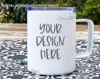Reis mok met deksel mockup, 10oz tumbler mok, outdoor roestvrij staal camp mok MOCKUP, wit gecoate geïsoleerde koffie mok met handvat, POD
