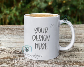 Maqueta de taza blanca de 325 ml: Foto rústica al aire libre (descarga digital)