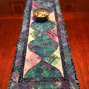 Rhythmic Waves Table Runner