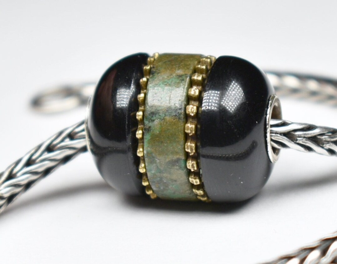 Onyx and Green Turquoise With Cogwheels Semi-precious Onyx and Green Turquoise With Cogwheels Semi-precious