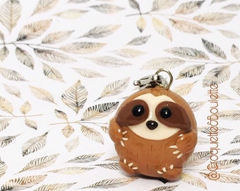 Charm paresseux fait main en pâte polymère mini porte-cles / FIMO little chubby sloth / peresozo