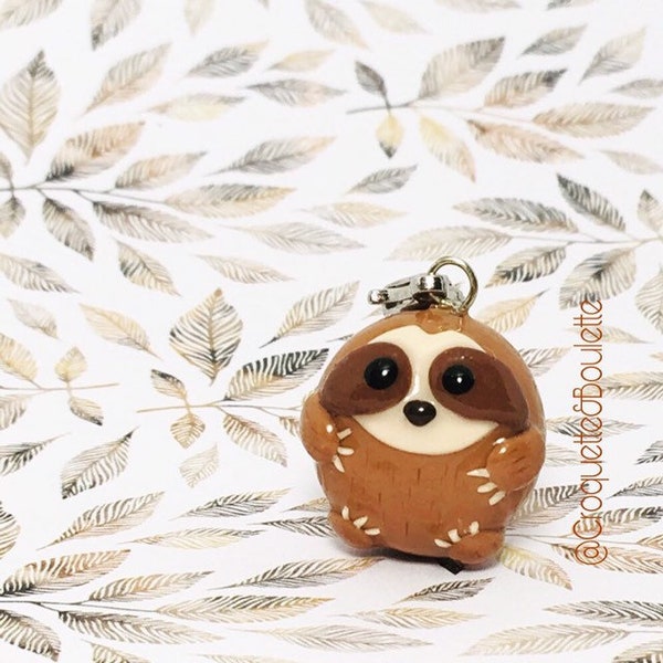 Charm paresseux fait main en pâte polymère mini porte-cles / FIMO little chubby sloth / peresozo