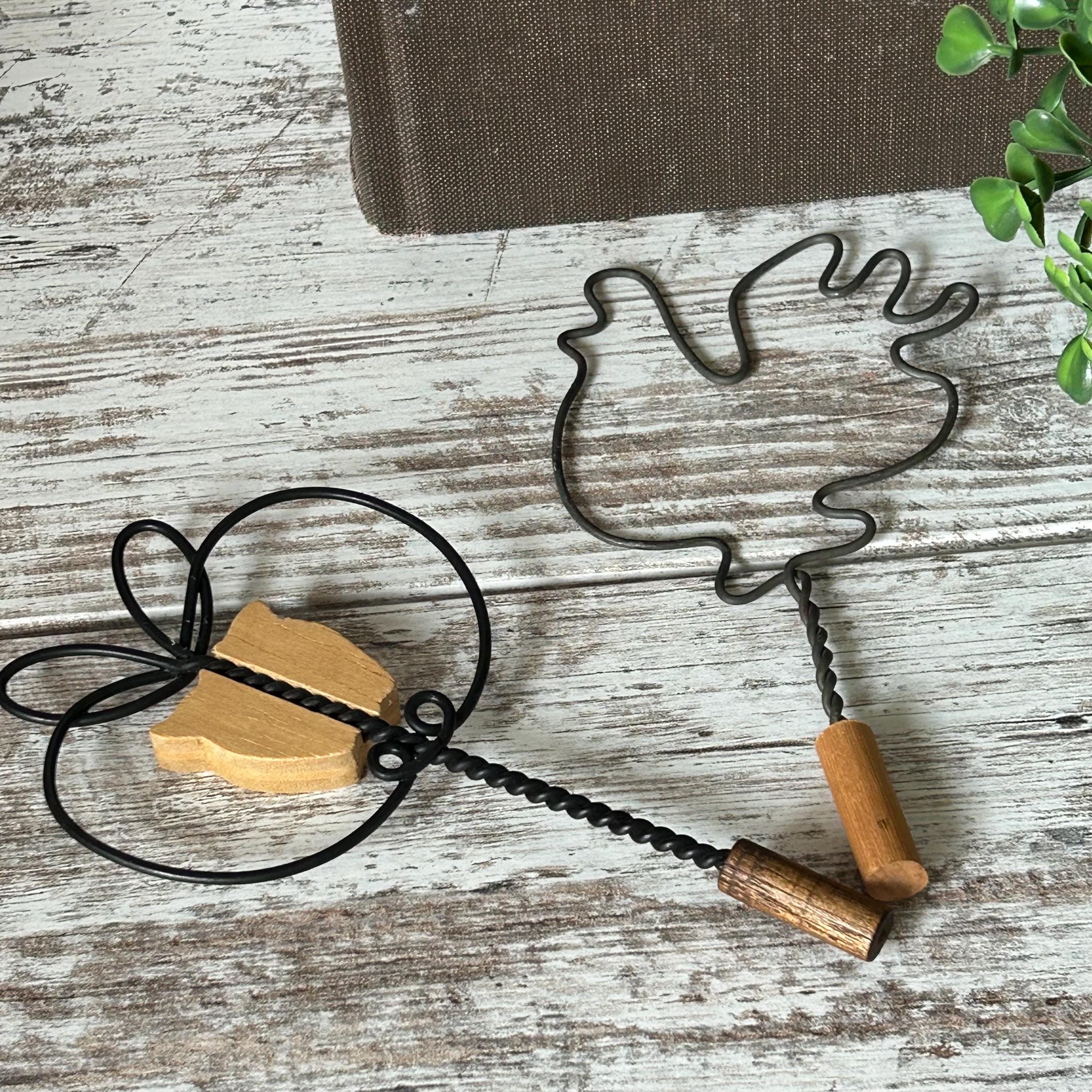 Mini Rug Beater Vintage Set of 2 MINI Twisted Wire Rug Beaters W/ Wood Handle Decor 6 ...