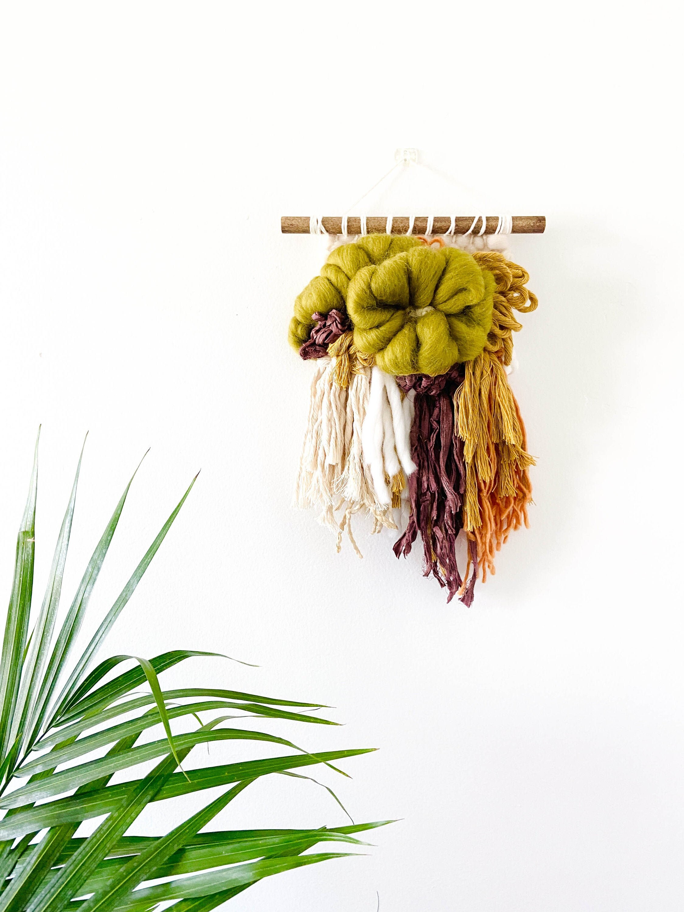 Petite Tenture Murale Tissée, Art de La Fleur Boho, Tissage Floral, Vert, Décor Fait à Main, Œuvres 