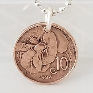 Italy Coin Necklace | Honey bee on flower coin pendant, Italy 10 centesimi coin pendant - (1920-1937) Italian necklace, Bee pendant