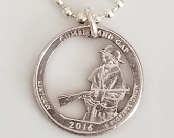 Collar de monedas cortadas de Kentucky / Collar de monedas cortadas de los Estados Unidos / Trimestre 2016 Cumberland Gap / Joyería de monedas