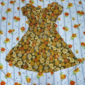 Authentic Vintage 1960s Floral Mod Dress!
