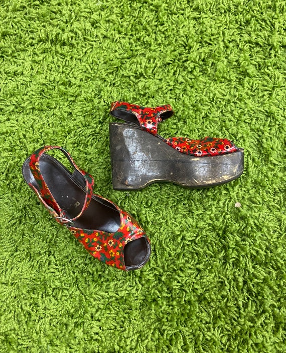 Authentic Vintage 70s Platform Heels!