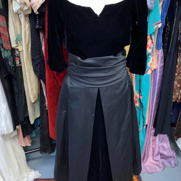 1950’S VELVET DRESS