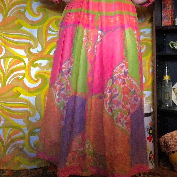 Authentic Vintage 60s Psychedelic Dress! - image 2