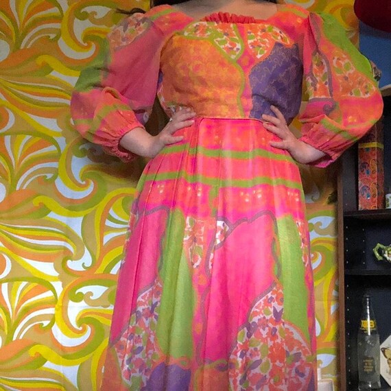 Authentic Vintage 60s Psychedelic Dress! - image 1