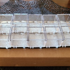 Set of ten perky boxes for thumbnail display of mineral or jewelry