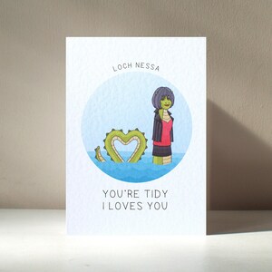 Biglietto d'auguri personalizzato "Loch Nessa" Animixtures Lush Anniversary, San Valentino, Compleanno, A6 - Benefici di beneficenza