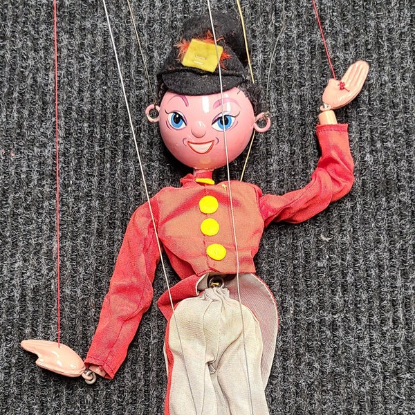 Pelham Puppets Fritzi Marionette