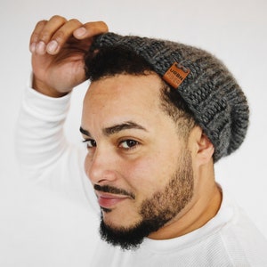 Gorro con pompón tejido a mano para hombre, 100% lana, diseño de sal y  pimienta, cálido gorro de invierno, colores surtidos, forro polar, comercio  justo, regalo para él -  México