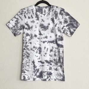Ice Dye Shirt Women, Trendy Tees for Son, Stocking Stuffer for Teens, Unique Gifts for Guys, Gray Geode Tie Dye Cotton Tee, Christmas Gift