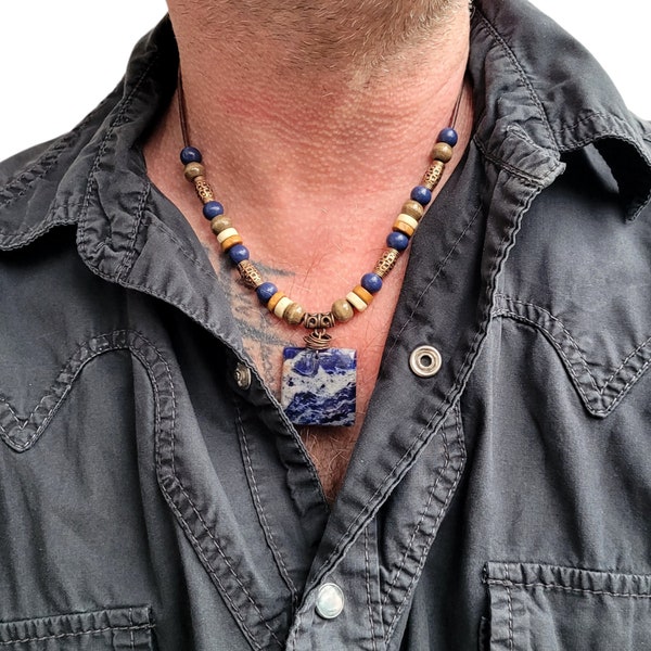 Collier tribal sodalite, pendentif sodalite pour homme, bijoux bohème pour homme ou femme, fait main par l'esprit de vous