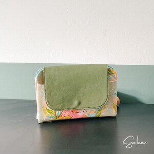 Lemonza Clutch, woman purse, gift Back to school, gift ideas, Green Neon Lion, tula pink, Good Hair Day, Everglow