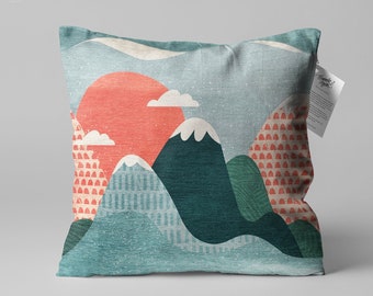 Housses de coussin Montagnes et nuages | Couleurs vert et orange | Housse de coussin imprimée recto-verso en chenille avec différentes tailles