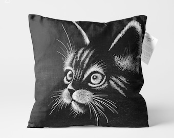 Funda de almohada con estampado de gato blanco sobre fondo negro
