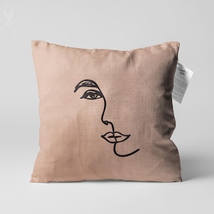 Abstraktes Gesicht Thema Kissenbezüge mit Soft Rose Farbe | Doppelseitiger Druck auf weichem Chenille mit verschiedenen Größenoptionen, OEKO-TEX®