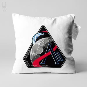 Funda de cojín blanca de la misión Artemis II de la NASA, decoración espacial minimalista, regalo científico.