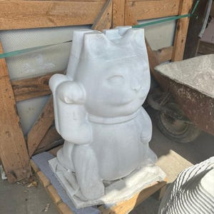 CNC Carved Turkish White Marble Sculpture: Modern Art Statue