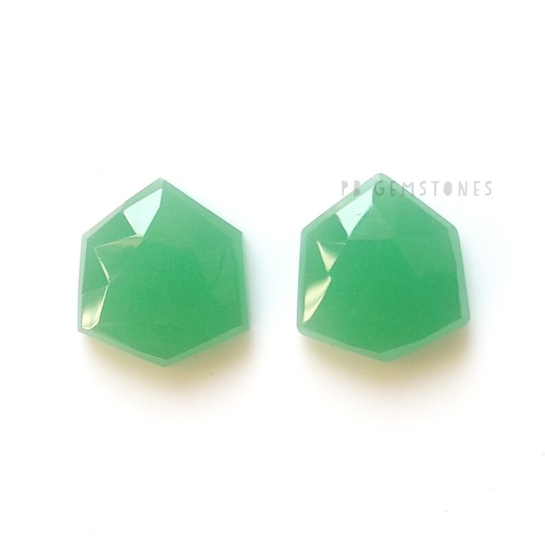 1 Pair Rose Cut Cabochon Wholesale Gemstone Calibrated Cabochon Chrysoprase Chalcedony 18x18 mm Fancy Trillion Rose Cut Cabochon