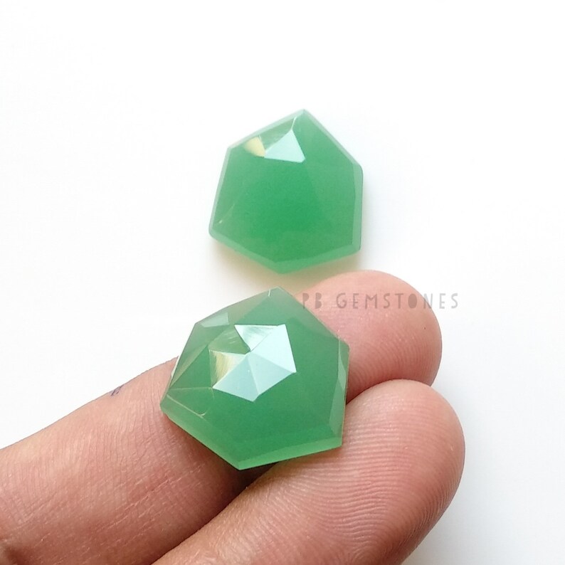 1 Pair Rose Cut Cabochon Wholesale Gemstone Calibrated Cabochon Chrysoprase Chalcedony 18x18 mm Fancy Trillion Rose Cut Cabochon