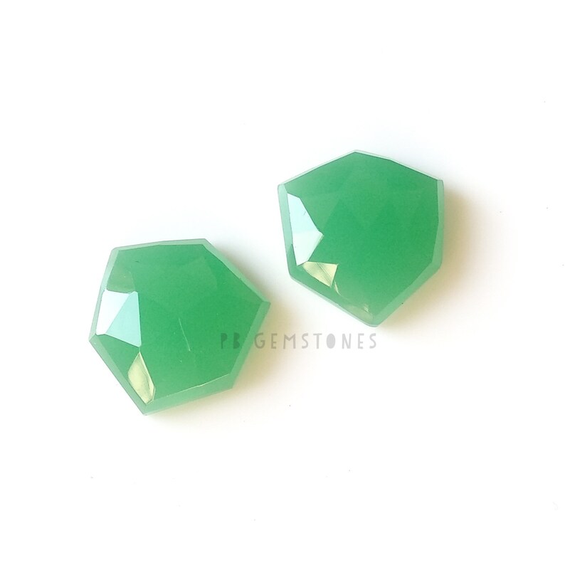 1 Pair Rose Cut Cabochon Wholesale Gemstone Calibrated Cabochon Chrysoprase Chalcedony 18x18 mm Fancy Trillion Rose Cut Cabochon