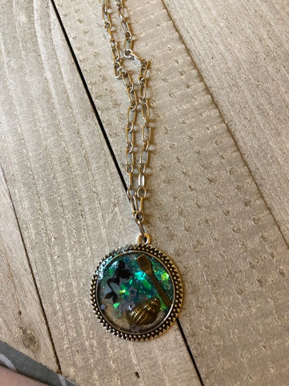 LITTLE MERMAID Silhouette Dangle Pendant Necklace Dinglehopper /& Pearl DISNEY