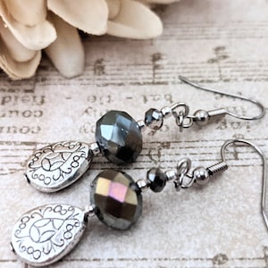 Sterling Silver Teardrop Earrings Dangle, Mother of the Bride Gift for Her, Mother of Pearl Earrings Silver, Organic Earring Silver Plated