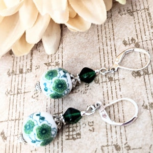 Sterling Silver Emerald Green Earrings, Hypoallergenic, Forest Witch Jewelry, Coquette Jewelry Silver, Floral Earrings Botanical Earrings