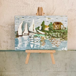 Paisagem marinha francesa “Regata em Argenteuil” Réplica de Monet - Mini pintura a óleo sobre papelão - Arte impressionista com cavalete - Decoração de paisagem pequena