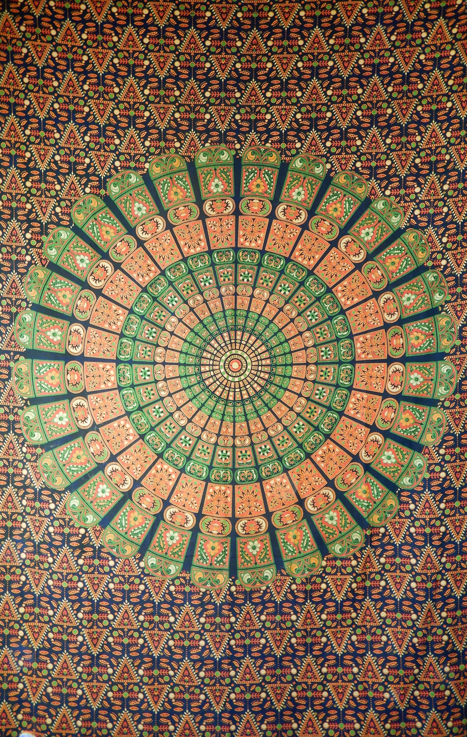 Tenture Murale Au Motif Mandala Pouvant Servir de Tapisserie, Couvre Lit, Nappe, Rideaux ou Drap Can